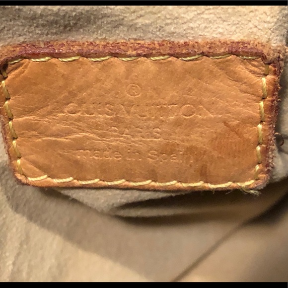 Louis Vuitton Artsy MM - Picture 8 of 14